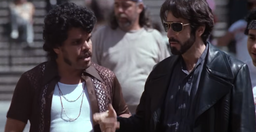 Luis Guzmán and Al Pacino talking (Carlito's Way)