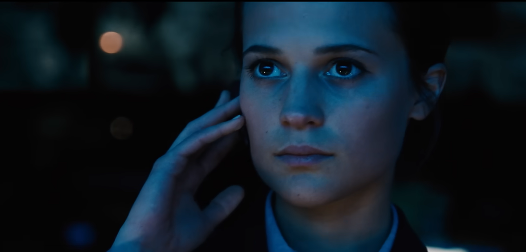Heather talks on the phone in Jason Bourne